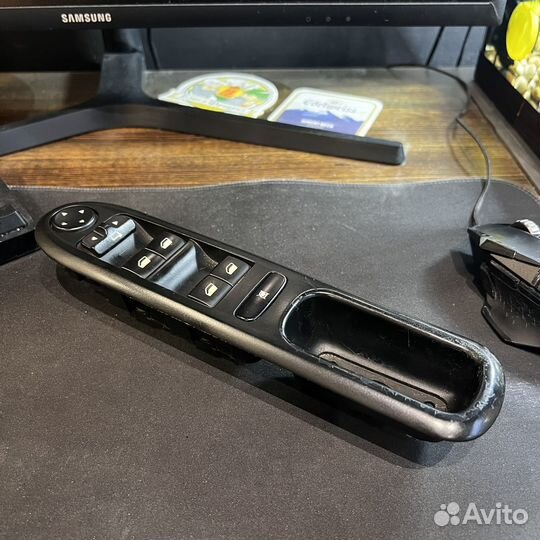 Блок управления стеклоподъемников пежо 407