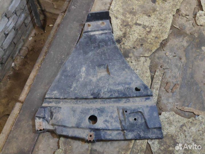 Кронштейн заднего бампера Nissan Patrol Y62