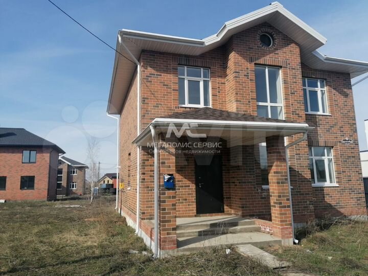 Коттедж 178 м² на участке 7,8 сот.