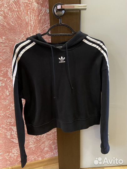 Кофта adidas женская с капюшоном