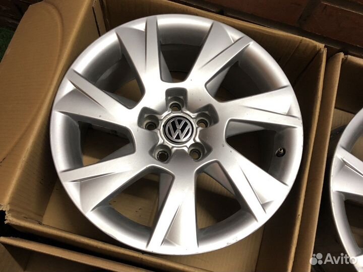 Литые диски VW Golf Passat R17