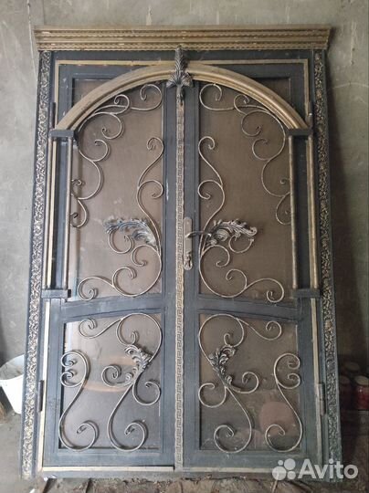 Дверь двухстворчатая железная 135/215,150/225