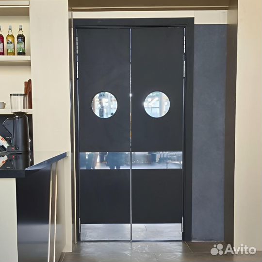 Двери маятниковые одностворчатые и двустворчатые