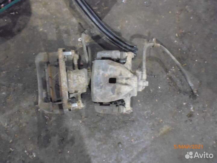 Тойота камри 40 суппорт передний левый