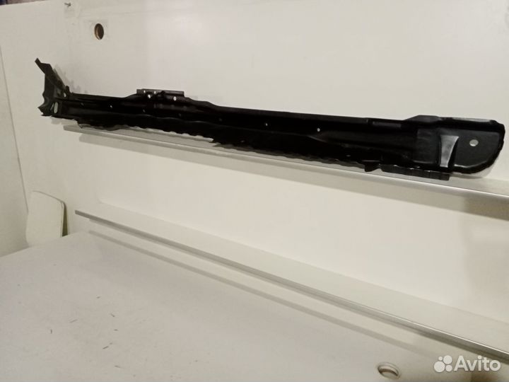 4B0809755B Усилитель левого порога Audi A6 97-04