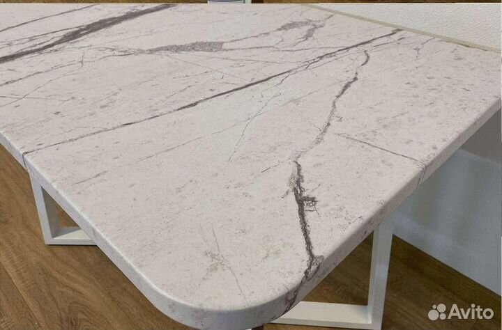 Компьютерный стол 'Important Elbow'