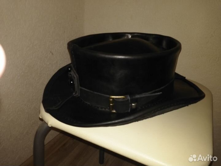Шляпа кожаная