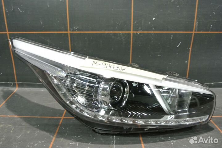 Фара правая (ксенон) - Kia Ceed 2