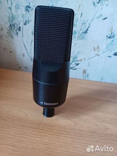 Студийный микрофон