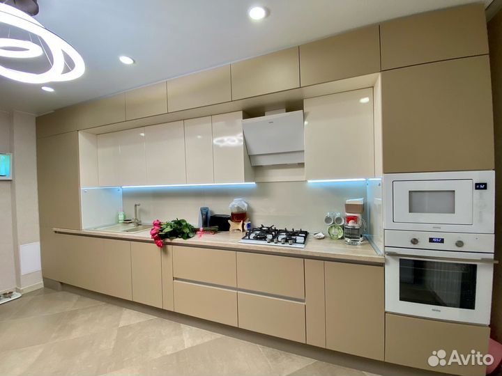 Угловая кухня на заказ. Производство