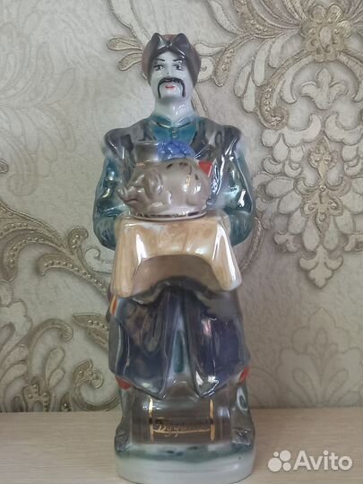 Штофы статуэтки Казак, Украинка, церквушка