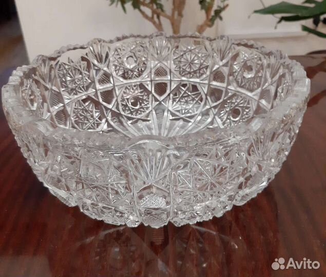 Ваза хрустальная