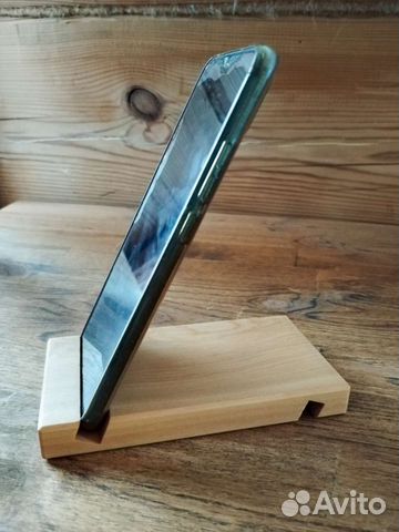 Подставка для телефона из дерева