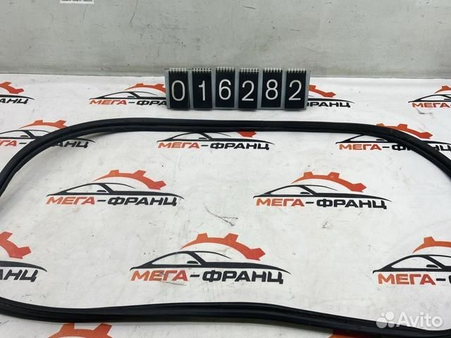 Уплотнительная резинка крышки багажника задняя