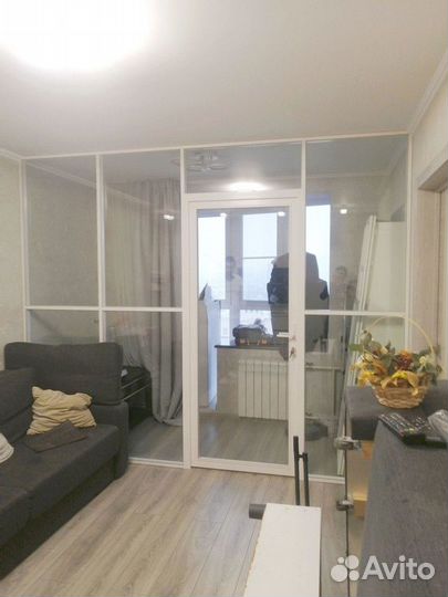 Стеклянная перегородка для зонирования