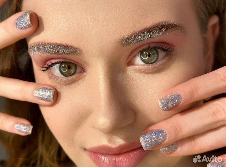 Администратор-бровист салона красоты