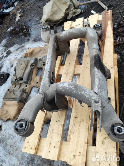 Задний подрамник bmw e39