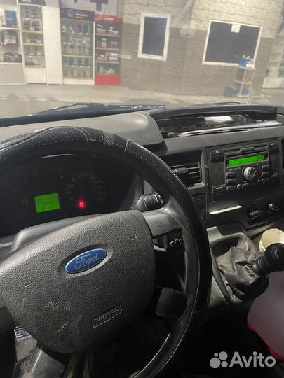 Ford Transit цельнометаллический, 2009