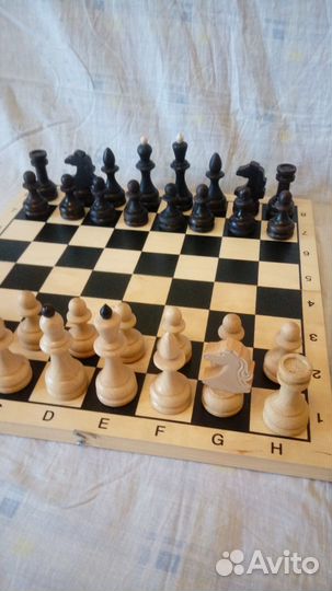Шахматы деревянные и карболитовые