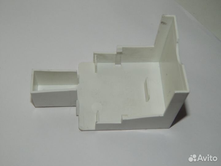 Крышка насоса стиральной машины Bosch 00187305