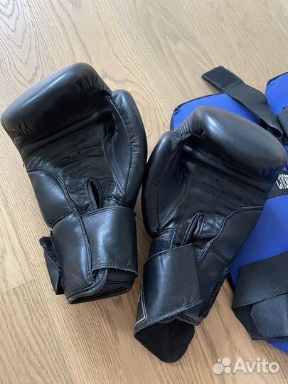 Боксерские перчатки и Защита голени Рей спорт