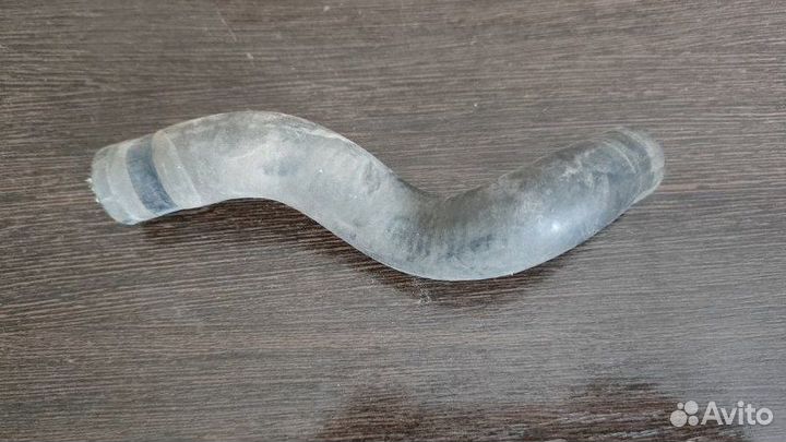 Патрубок отопителя Audi A8 D3 6.0 BHT 2008