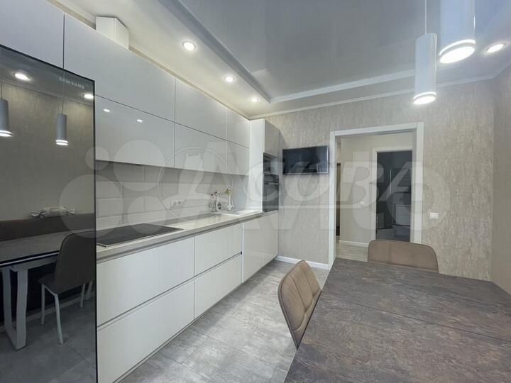 2-к. квартира, 54 м², 14/17 эт.