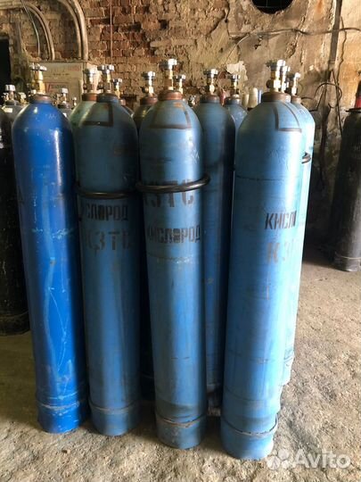 Кислород в баллонах