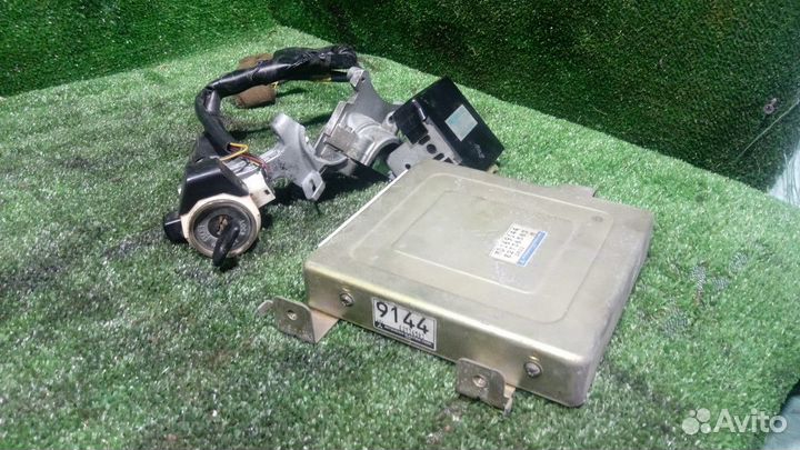 Блок управления двигателем Mitsubishi I (1989—1995