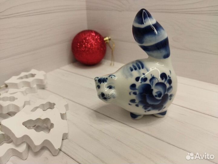 Фигурка фарфоровая Кот Гжель