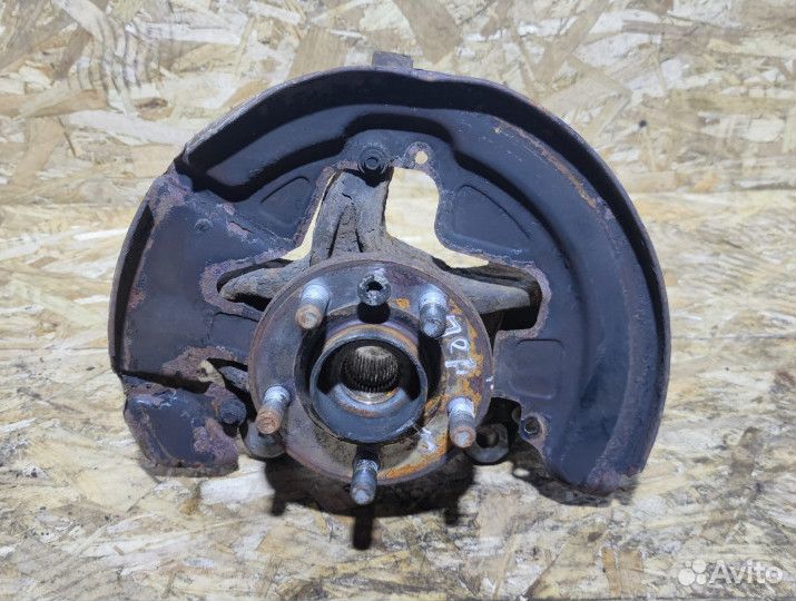 Кулак передний правый Land Rover Freelander 2.2