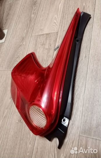 Фонарь задний левый nissan juke