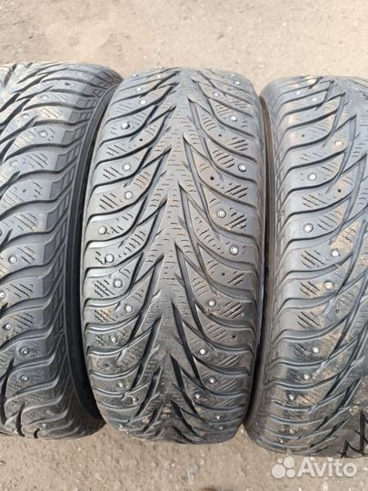 Yokohama Ice Guard Stud IG35 215/60 R16