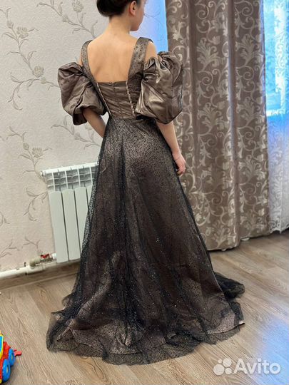 Выпуское платье