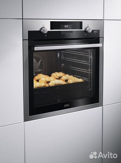 Электрический духовой шкаф AEG
