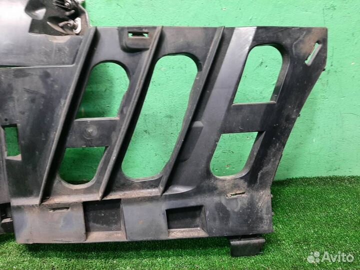 Кронштейн бампера переднего левый Peugeot 407 (6E