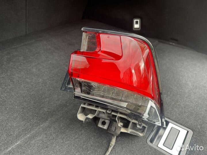 Фонарь задний правый лексус nx 2014-2021