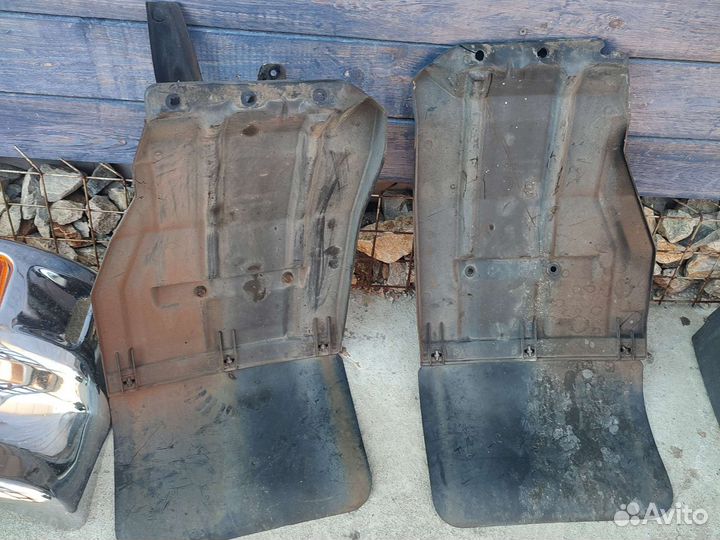 Брызговики Ниссан Атлас