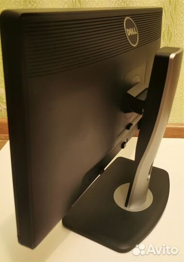 Монитор Dell P2213t