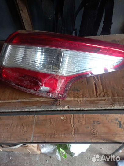 Задний правый фонарь nissan qashqai j11