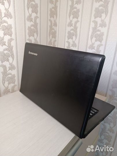 Lenovo G770 i3/8/ATI/SSD/17