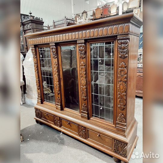 Книжный шкаф антиквариат.Старинная мебель.Винтаж