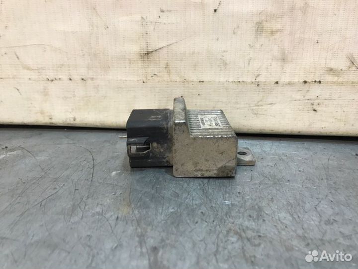 Реле свечей накаливания Renault Sandero хэтчбек