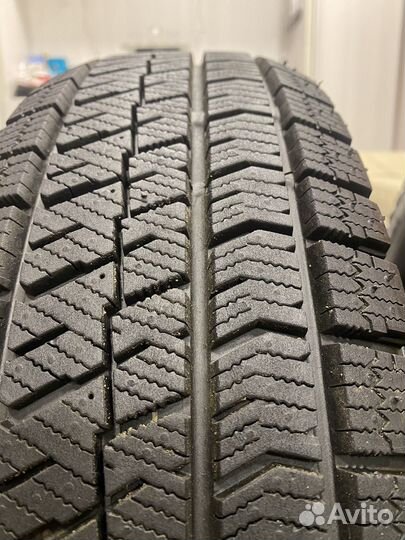 Bridgestone Blizzak VRX2 185/70 R14