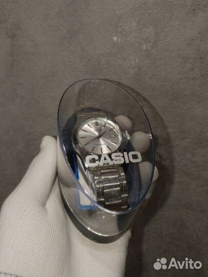 Часы унисекс Casio classic белые