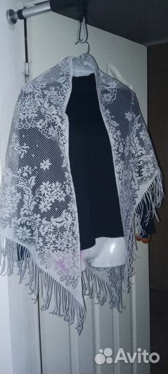 Легкий ажурный платок