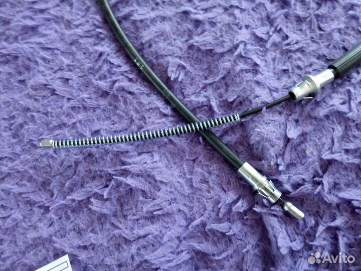 Трос стояночного тормоза