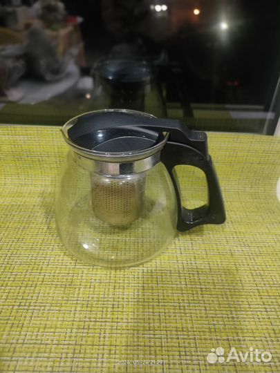 Чайник, вазы круглые