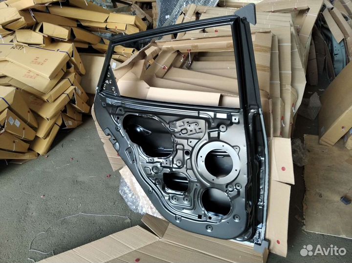 Дверь задняя левая под молдинг Hyundai IX 35