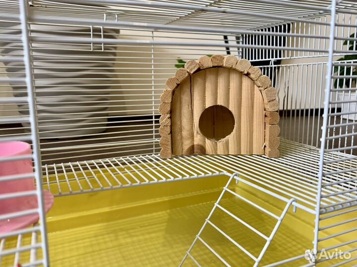 Клетка для грызунов большая, поильник, опилки